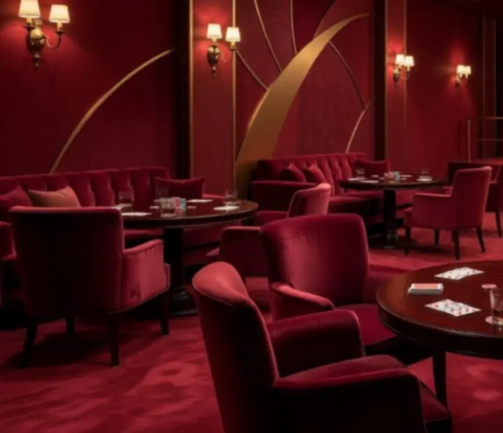 Red Velvet Social Hall burgundi vörös társasági tér